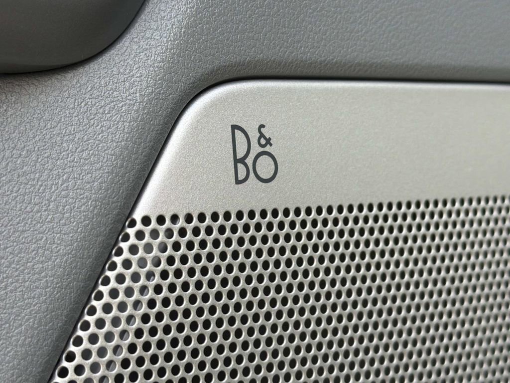 Used 2025 Ford F150 Lariat w/ Equipment Group 501A Mid image 21