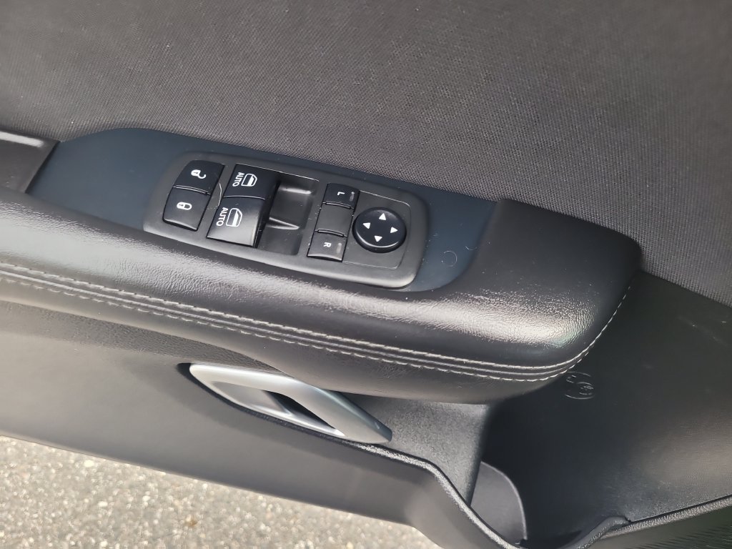 Used 2019 Dodge Challenger SXT w/ Blacktop Package RWD image 9