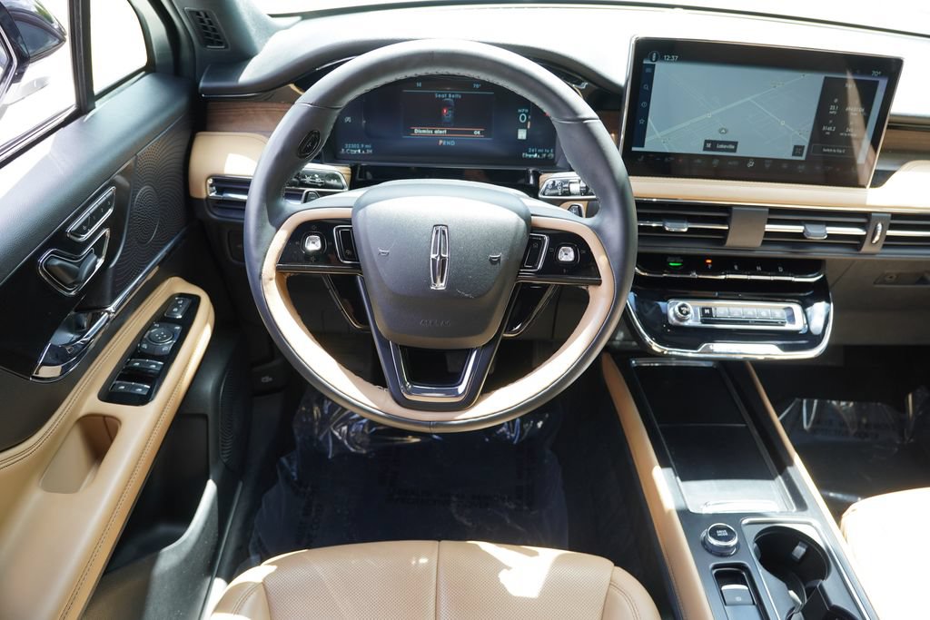 Used 2023 Lincoln Corsair Reserve w/ Jet Appearance Package AWD/4WD image 20