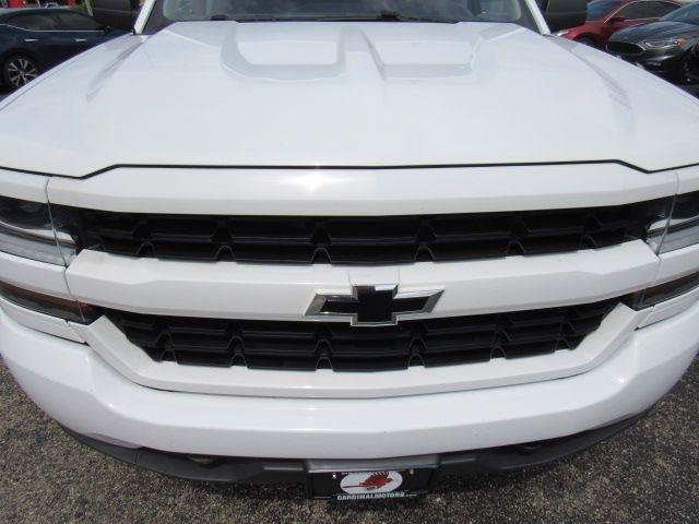 Used 2018 Chevrolet Silverado 1500 Custom w/ Custom Value Package AWD/4WD image 4