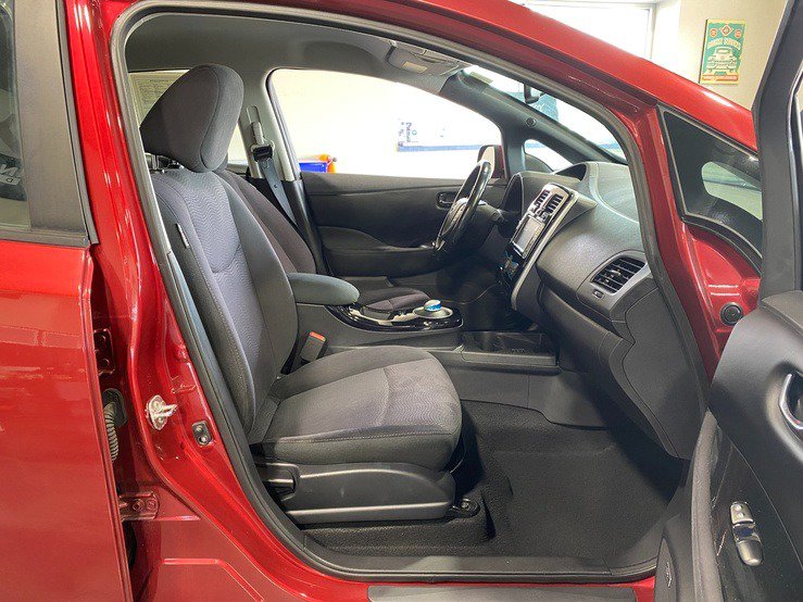Used 2013 Nissan Leaf SV w/ LED & Quick Charge Pkg FWD image 15
