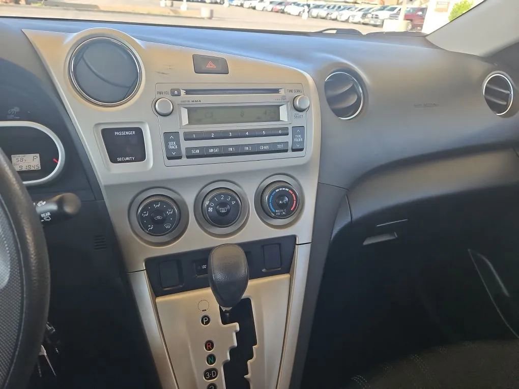 Used 2011 Toyota Matrix image 24