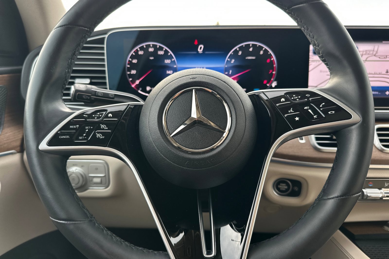 Used 2024 Mercedes-Benz GLE 450 4MATIC image 23