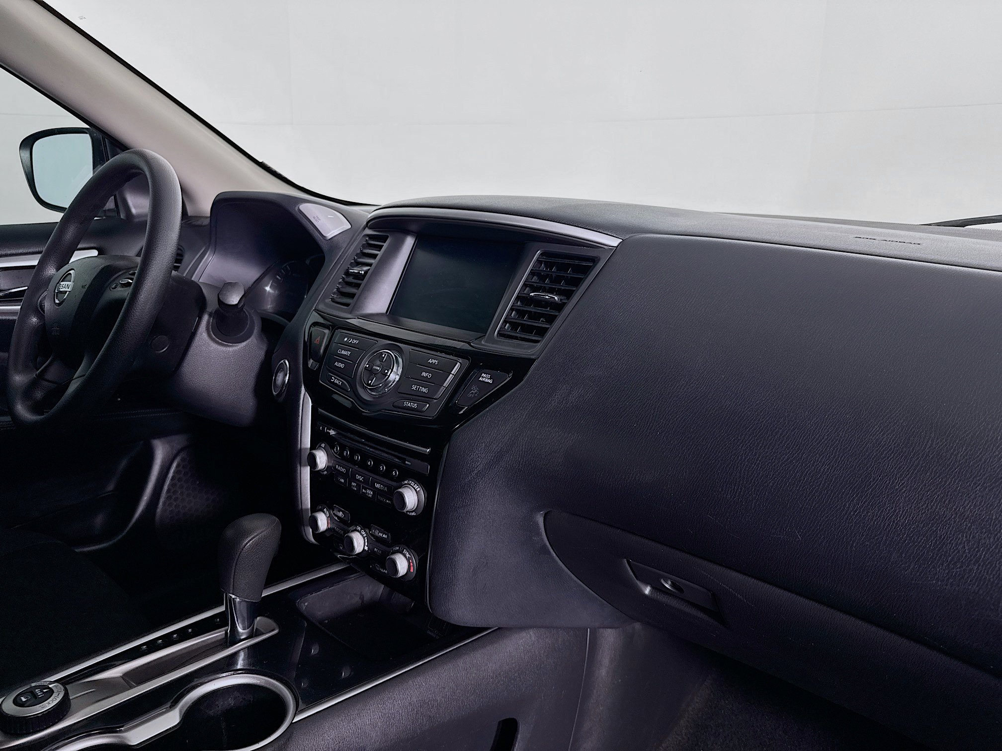 Used 2020 Nissan Pathfinder S AWD/4WD image 28