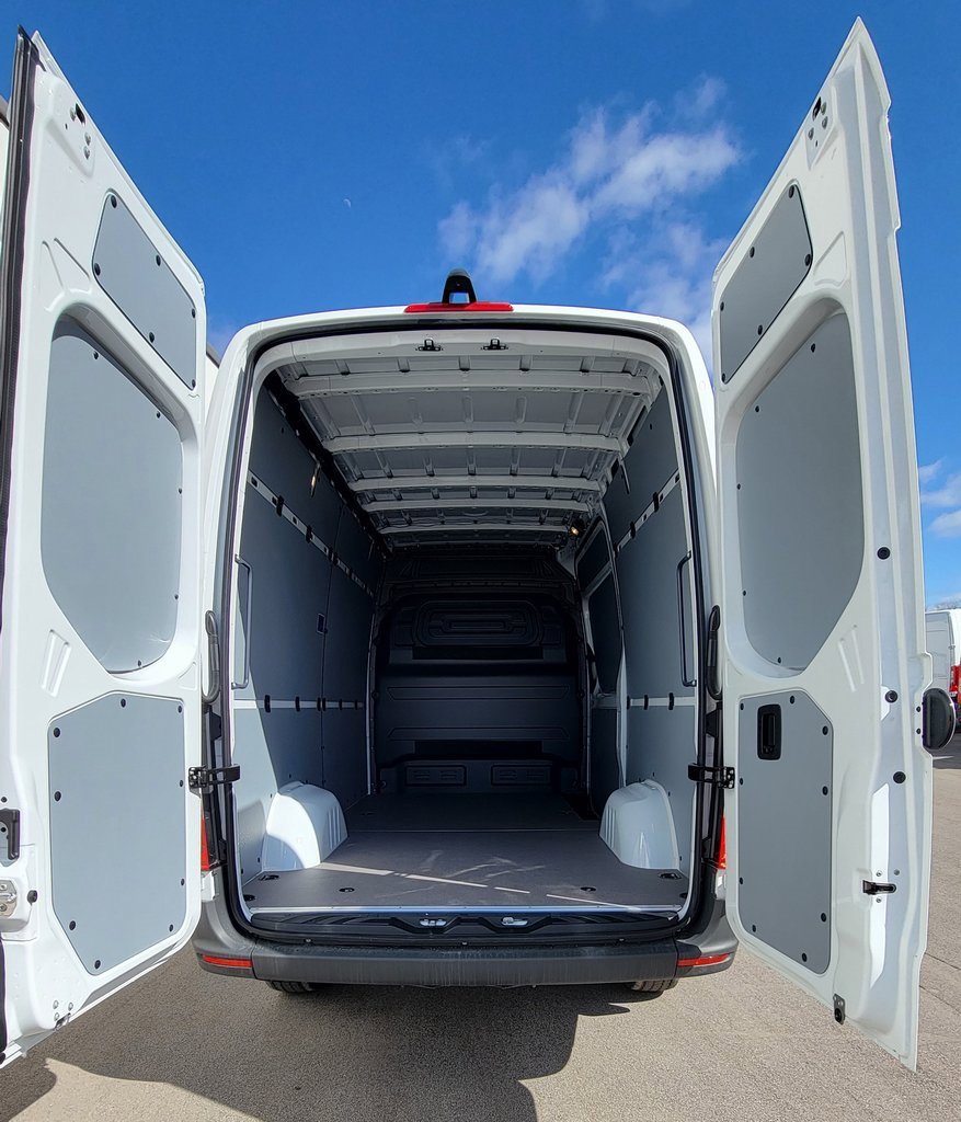 New 2025 Mercedes-Benz Sprinter 2500 image 6