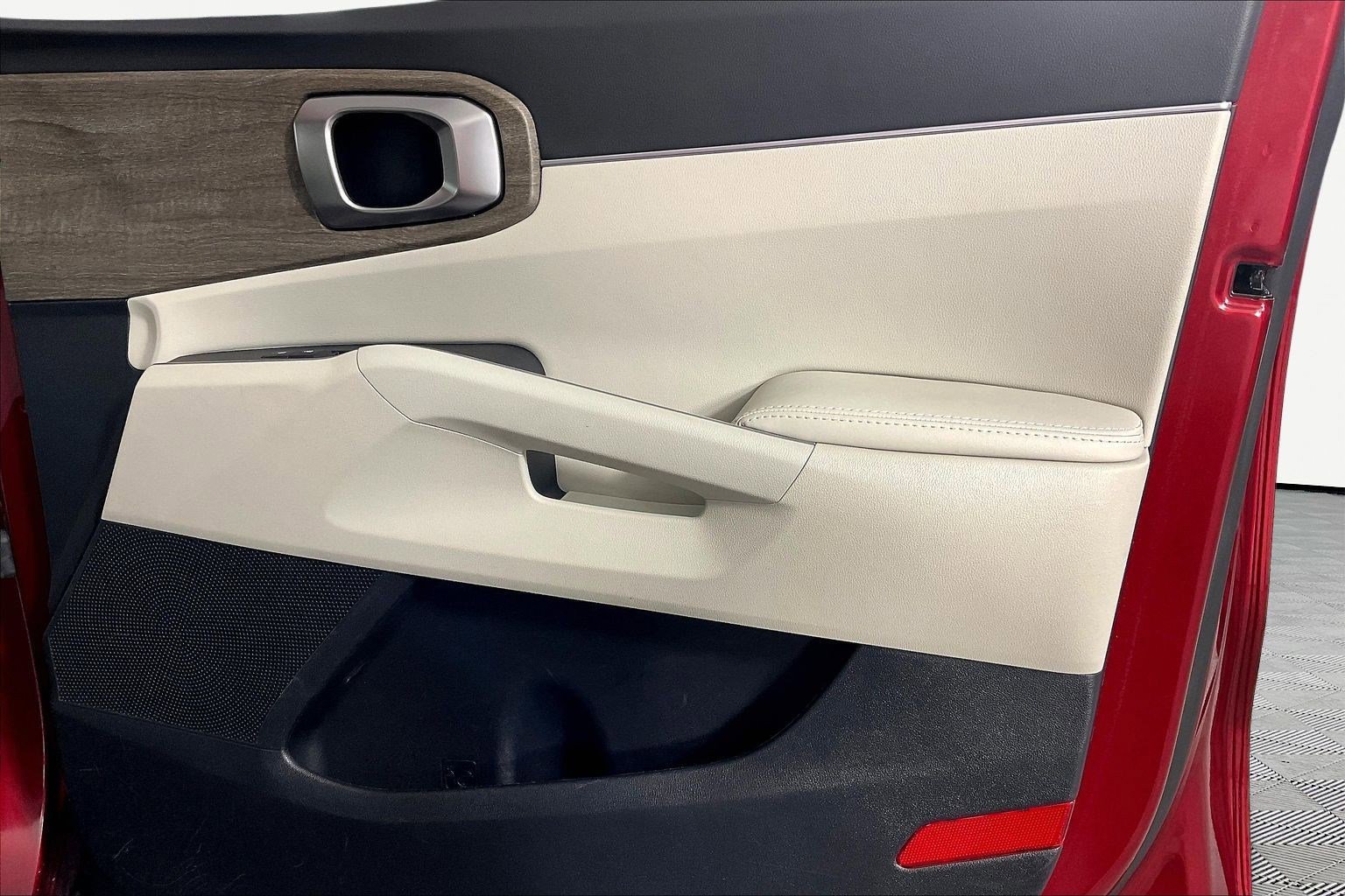 Certified 2023 Kia Sorento EX w/ Panoramic Sunroof Package image 29