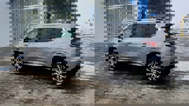 Certified 2025 GMC Acadia Denali w/ LPO, Floor Liner Package image 6