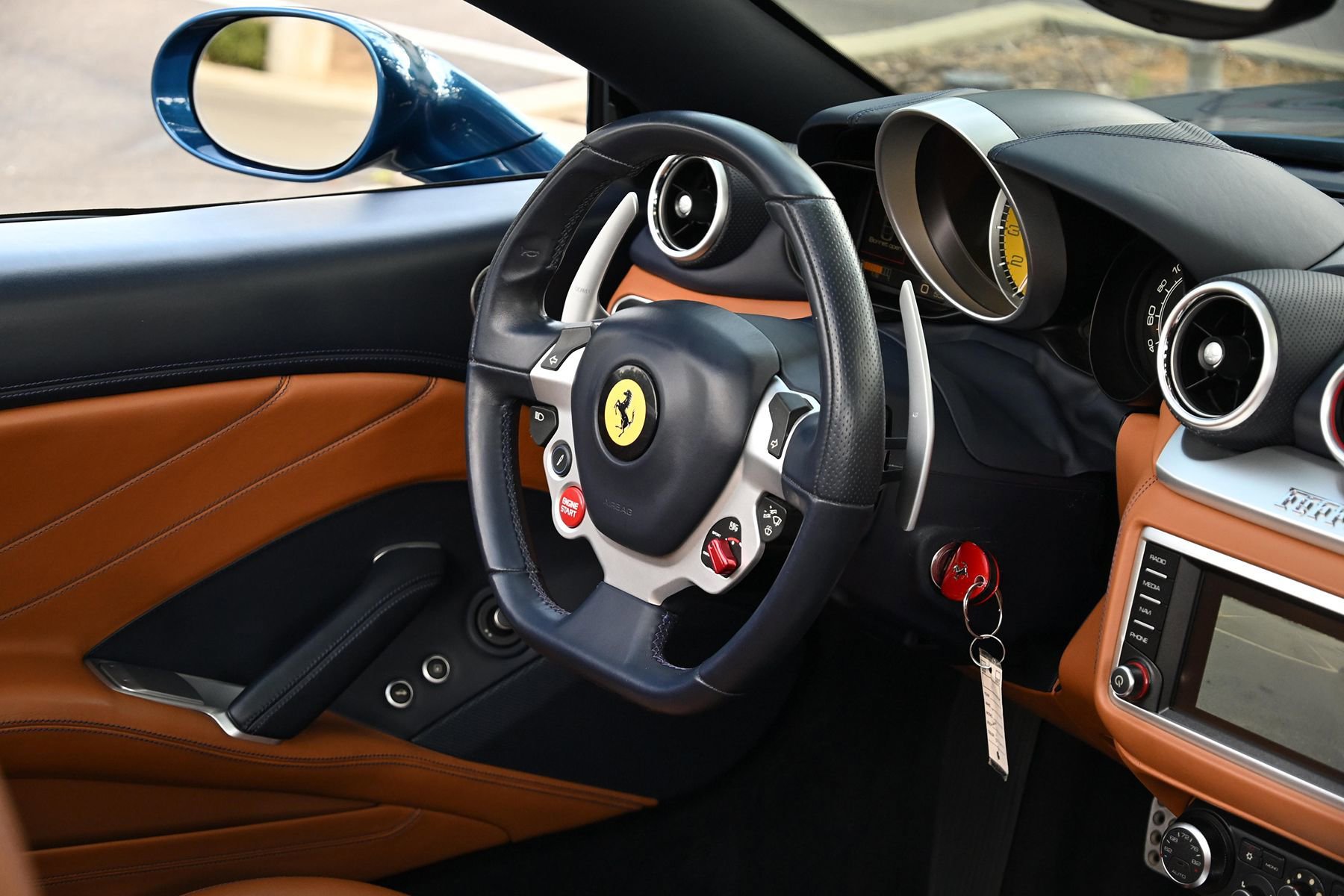 Used 2015 Ferrari California T RWD image 49
