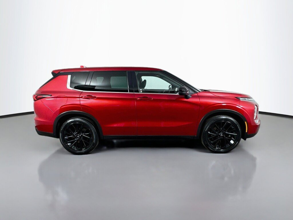 Used 2022 Mitsubishi Outlander SEL Black Edition AWD/4WD image 6