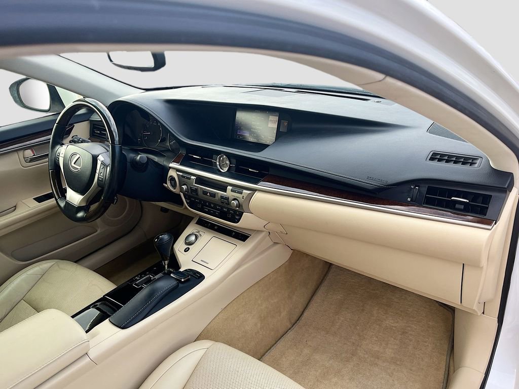 Used 2015 Lexus ES 350 350 w/ Luxury Package image 28