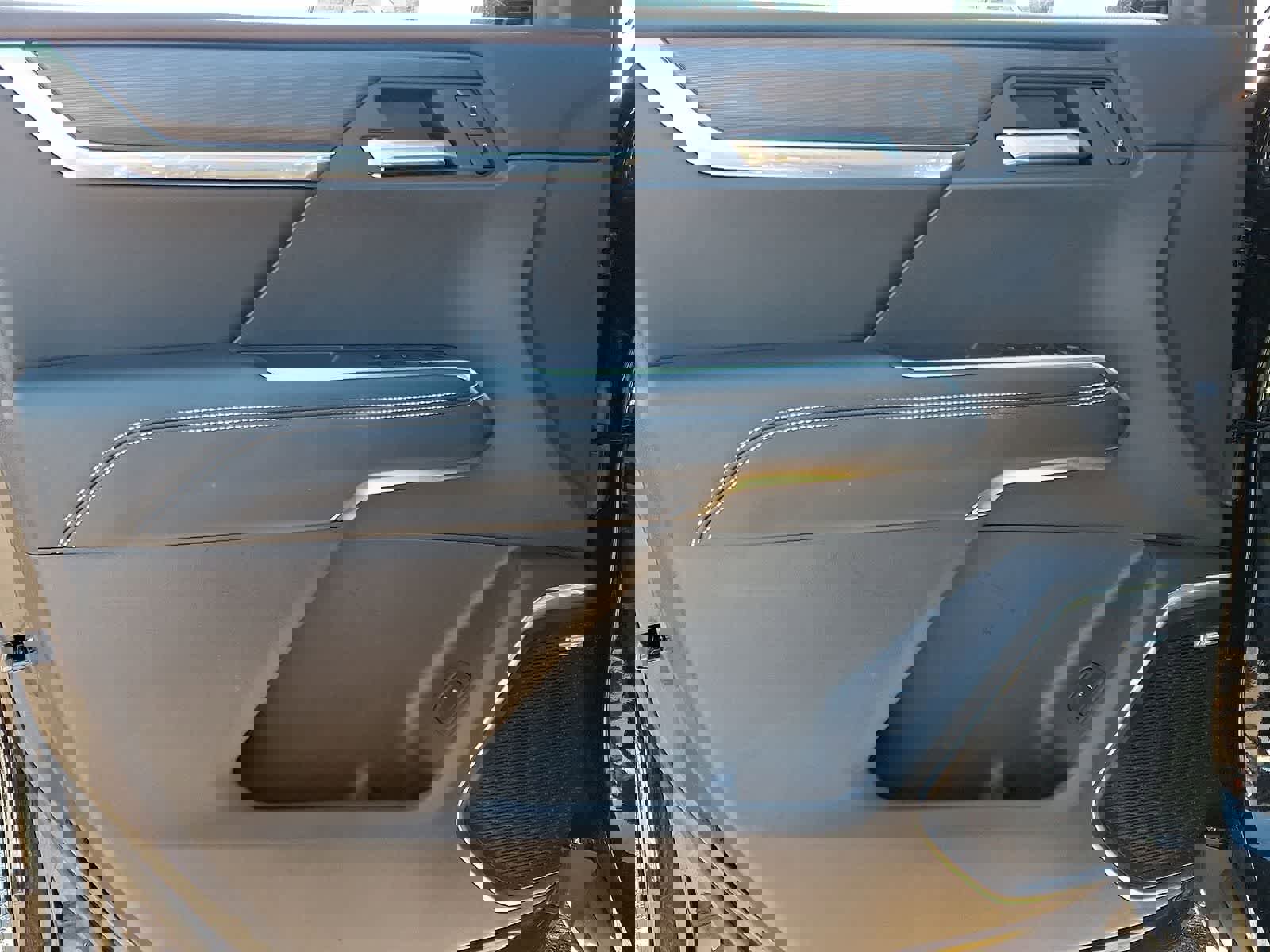 Used 2025 GMC Acadia Elevation image 28