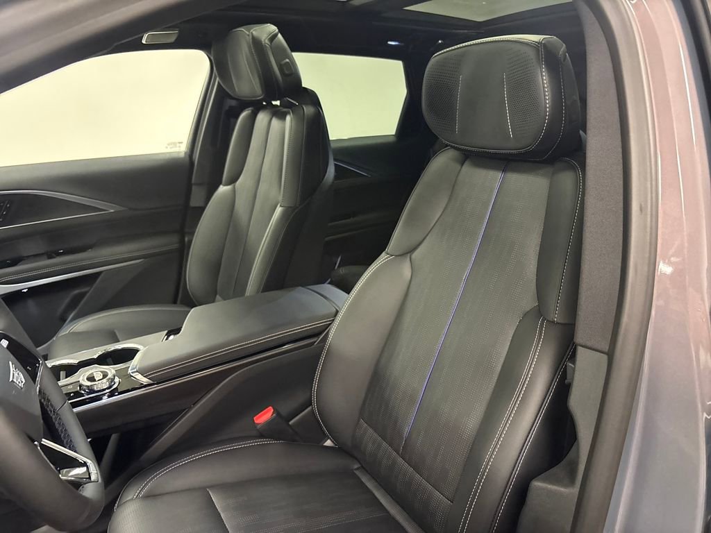 New 2026 Cadillac Lyriq Premium Luxury image 25