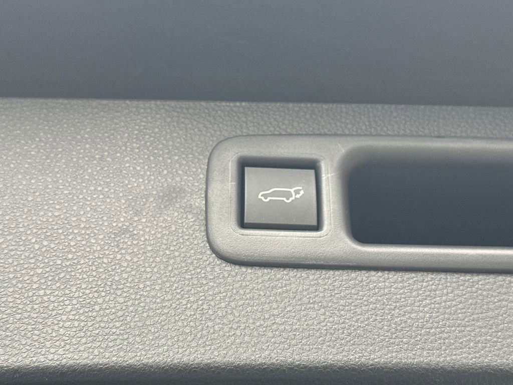 New 2026 Toyota Highlander Platinum image 7