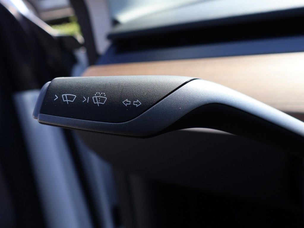 Used 2025 Tesla Model Y Long Range image 42