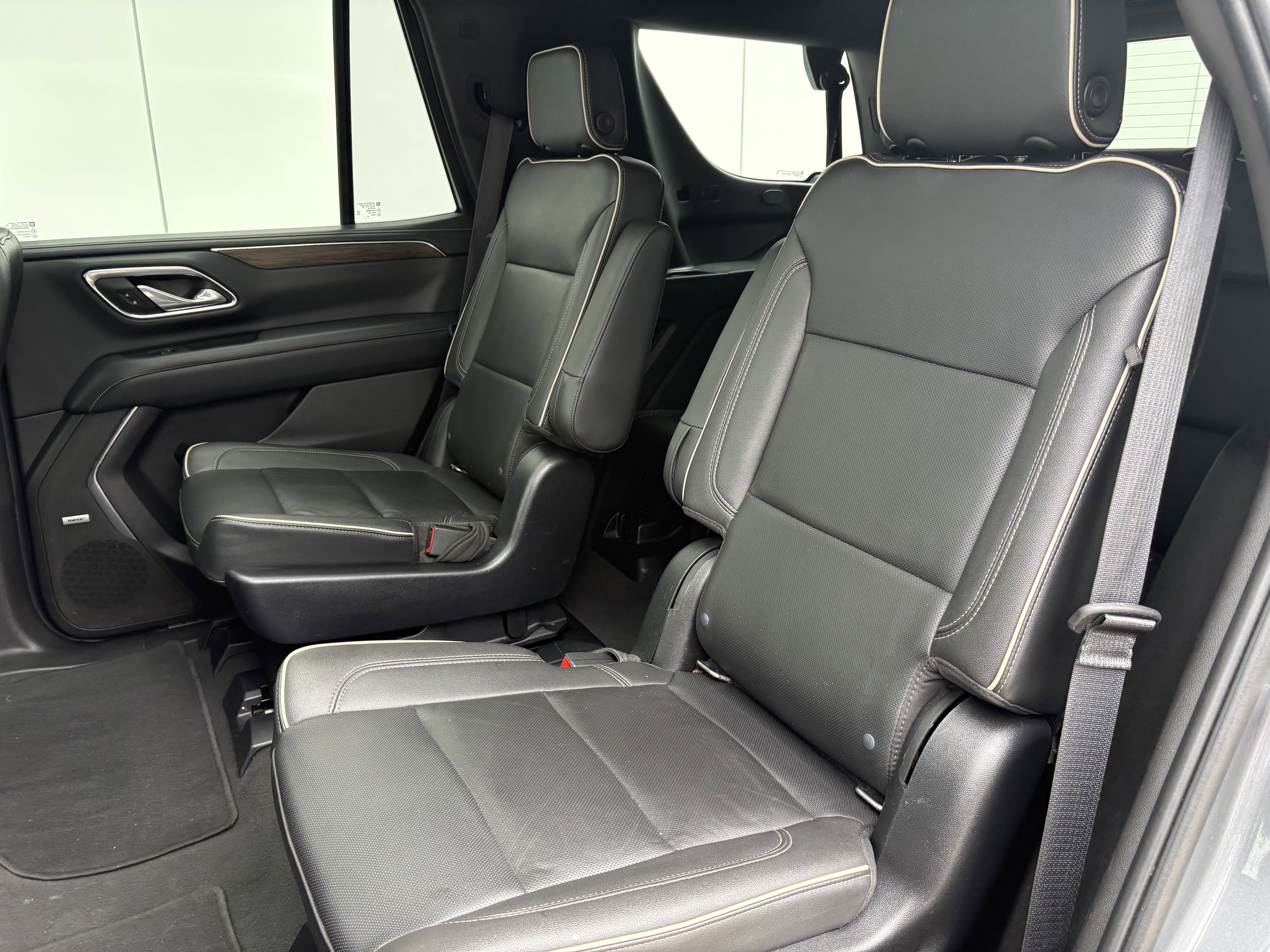 Used 2021 Chevrolet Tahoe Premier w/ Premium Package AWD/4WD image 13