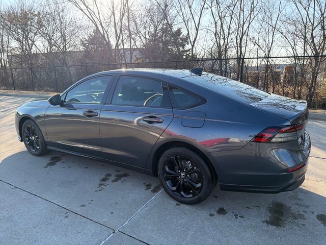 New 2025 Honda Accord SE image 3