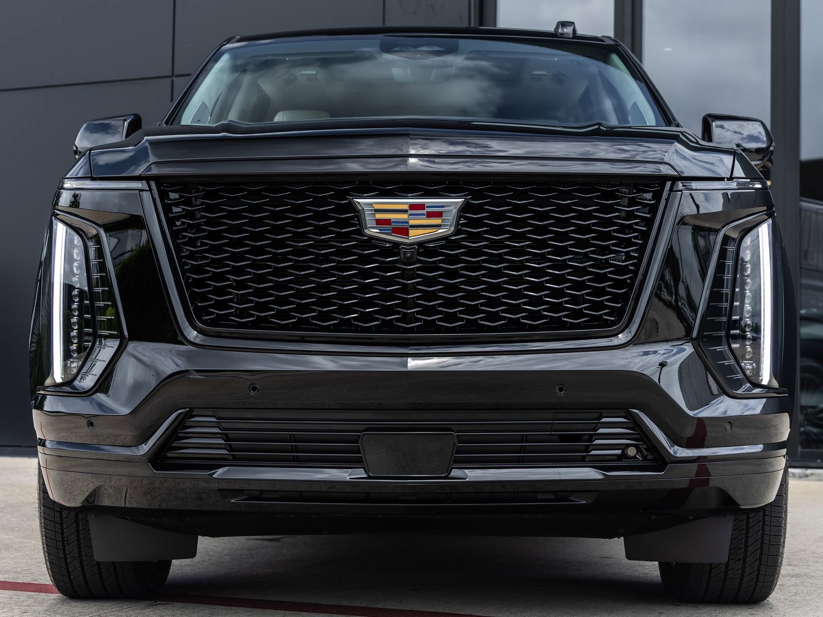 Used 2026 Cadillac Escalade Platinum Sport w/ LPO, Floor Liner Package AWD/4WD image 4