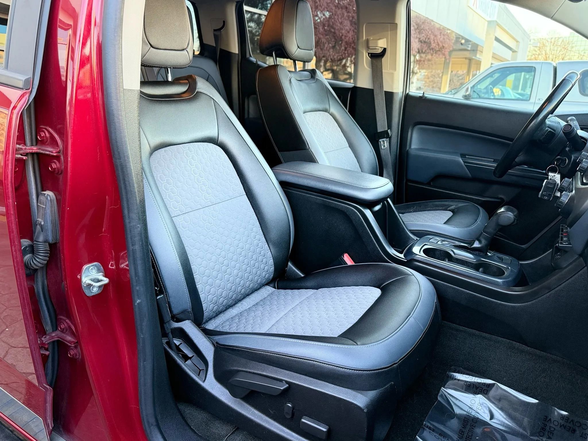 Used 2017 Chevrolet Colorado Z71 image 33