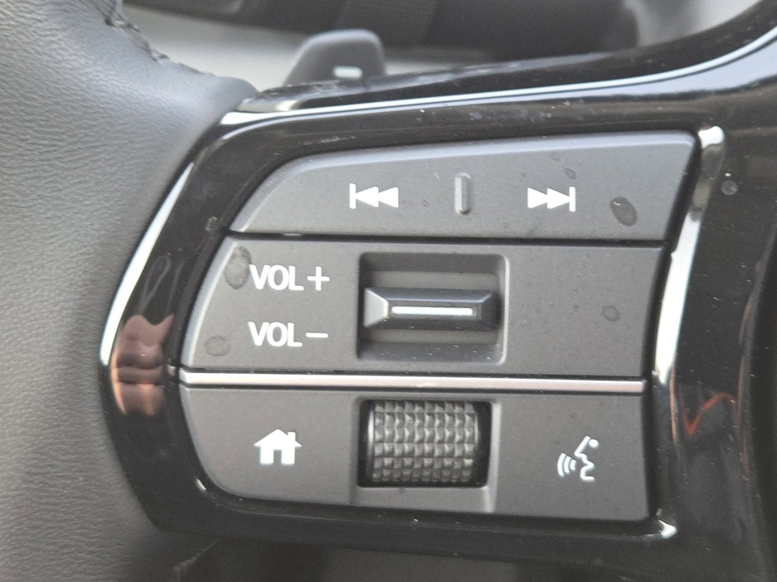 Used 2025 Honda Pilot EX-L image 33