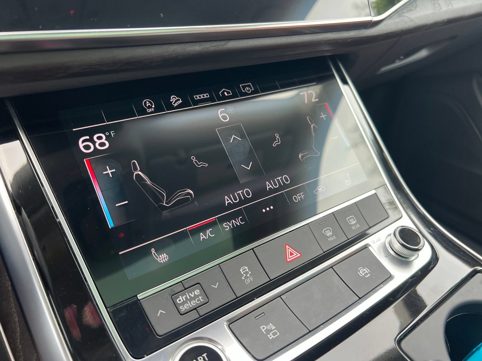 Used 2023 Audi Q8 Premium AWD/4WD image 18