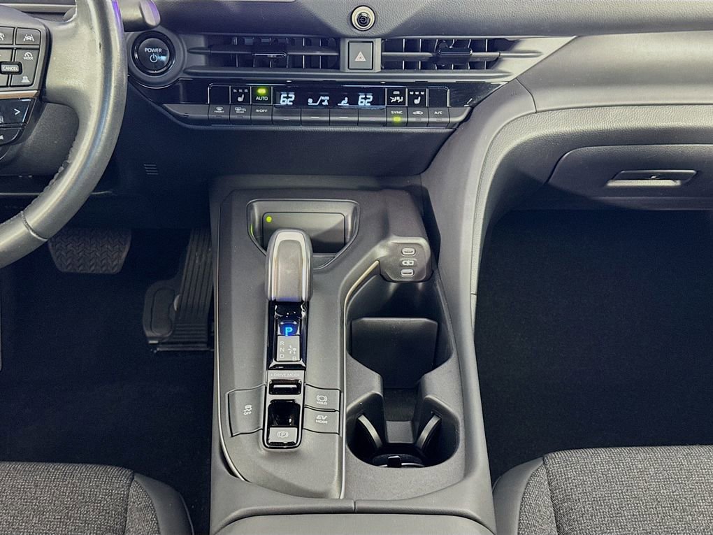 Used 2023 Toyota Crown XLE image 37