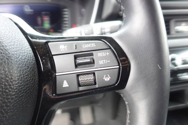 Used 2025 Honda Pilot Elite image 16
