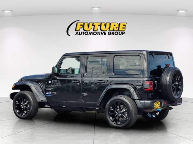 Used 2024 Jeep Wrangler Unlimited Sahara AWD/4WD image 7