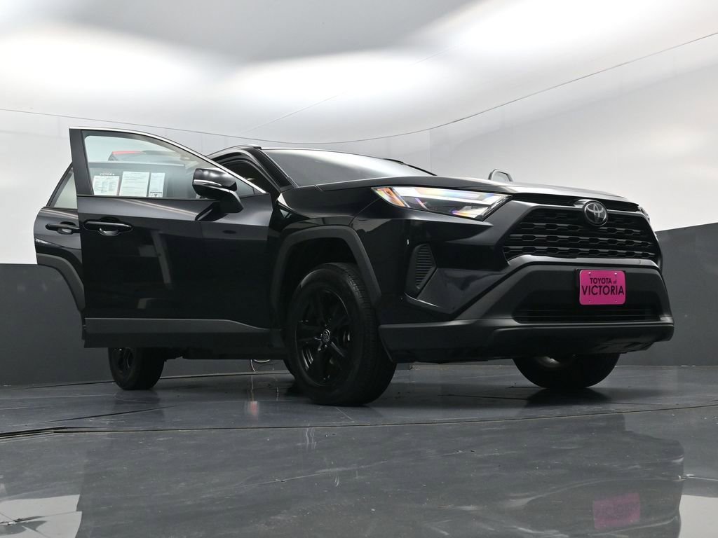 Used 2024 Toyota RAV4 XLE FWD image 25