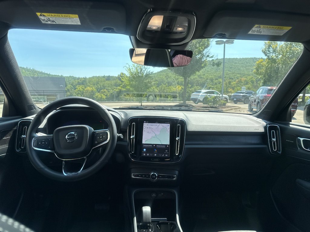 Used 2023 Volvo XC40 Recharge Ultimate w/ Protection Package Premier AWD/4WD image 11