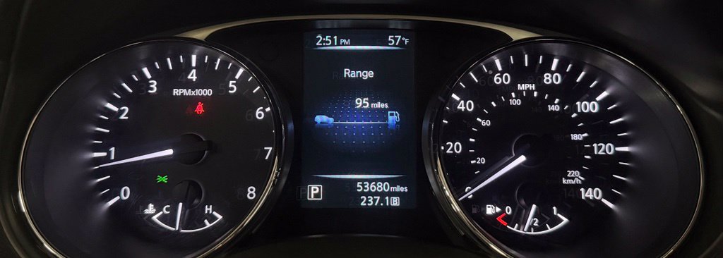 Used 2015 Nissan Rogue SV w/ SV Moonroof Package AWD/4WD image 17