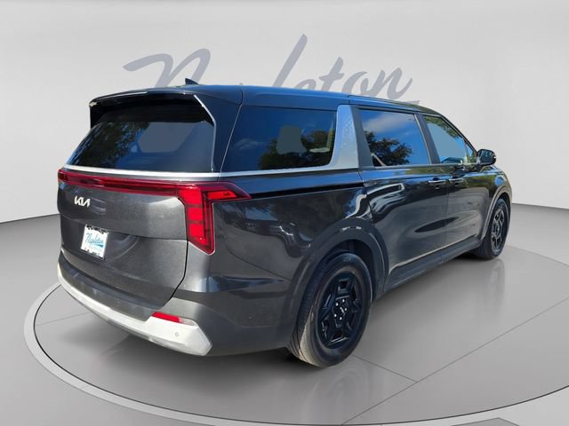 Used 2025 Kia Carnival FWD image 4
