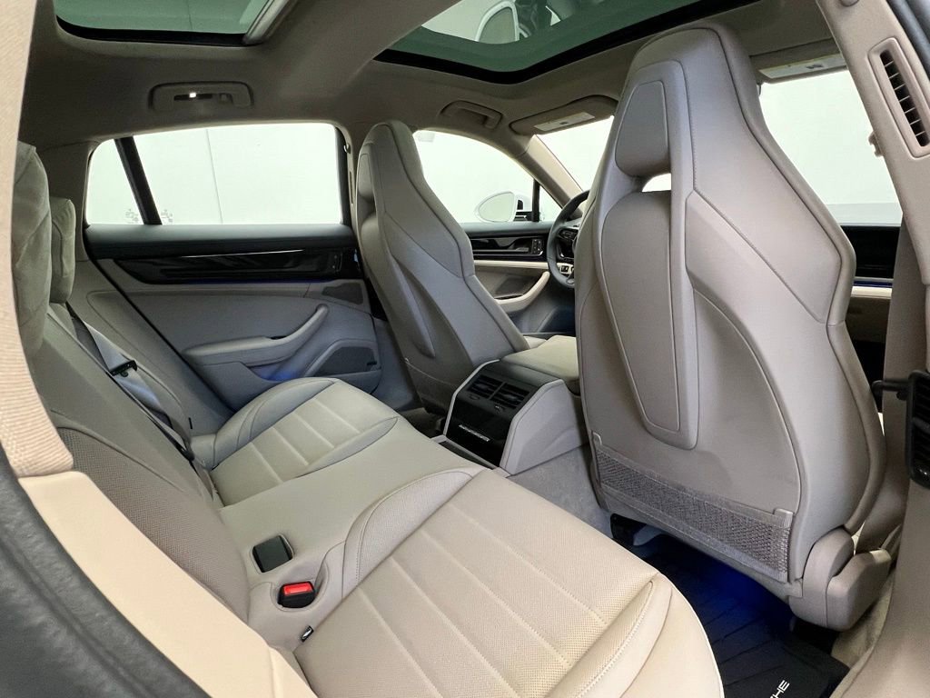 Used 2026 Porsche Panamera RWD image 16