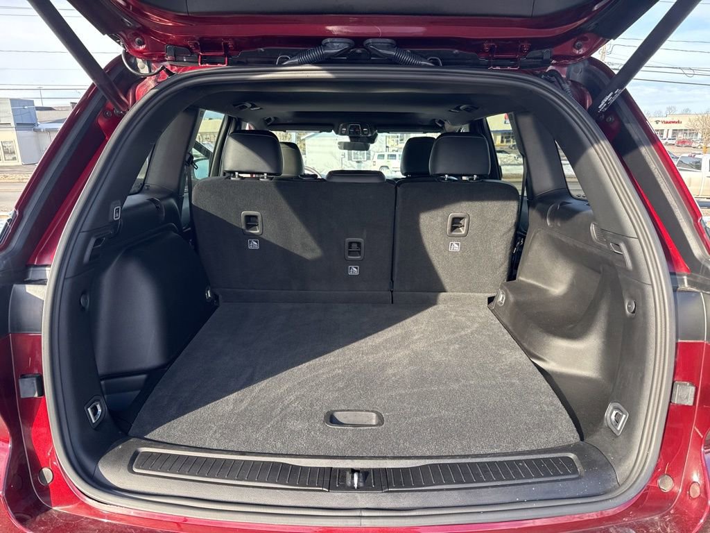 Used 2025 Jeep Grand Cherokee Altitude image 18