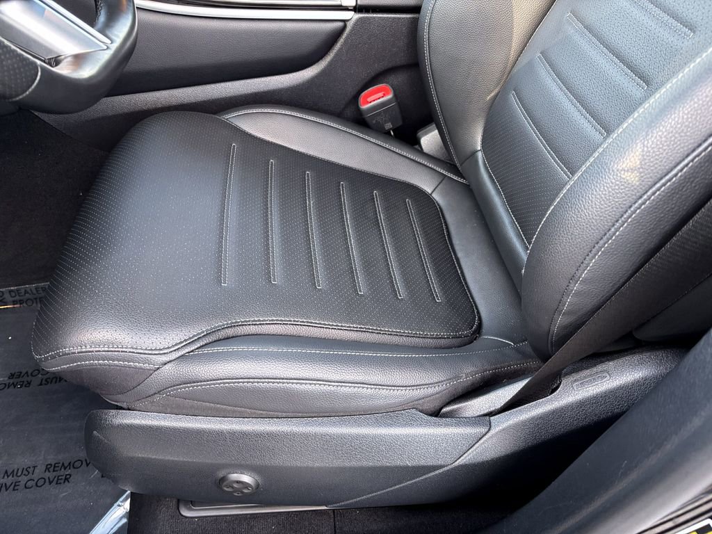 Used 2024 Mercedes-Benz GLC 300 4MATIC image 24