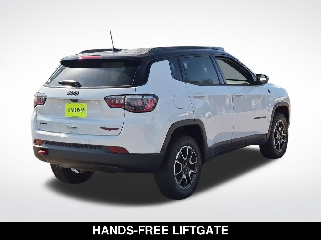 New 2026 Jeep Compass Trailhawk AWD/4WD image 9