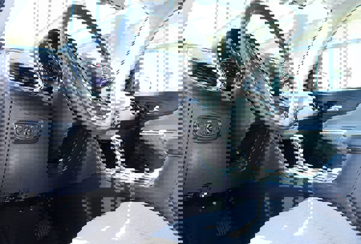 Used 2022 Chevrolet Equinox LT image 40