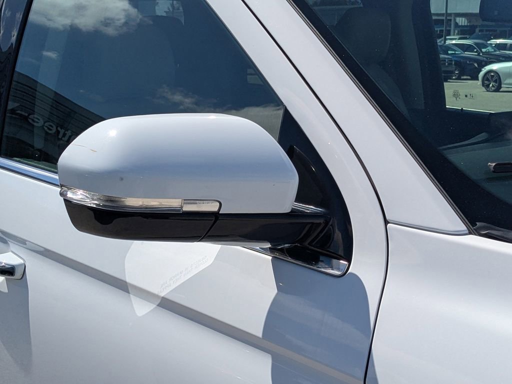 Used 2023 Ford Expedition Limited image 9