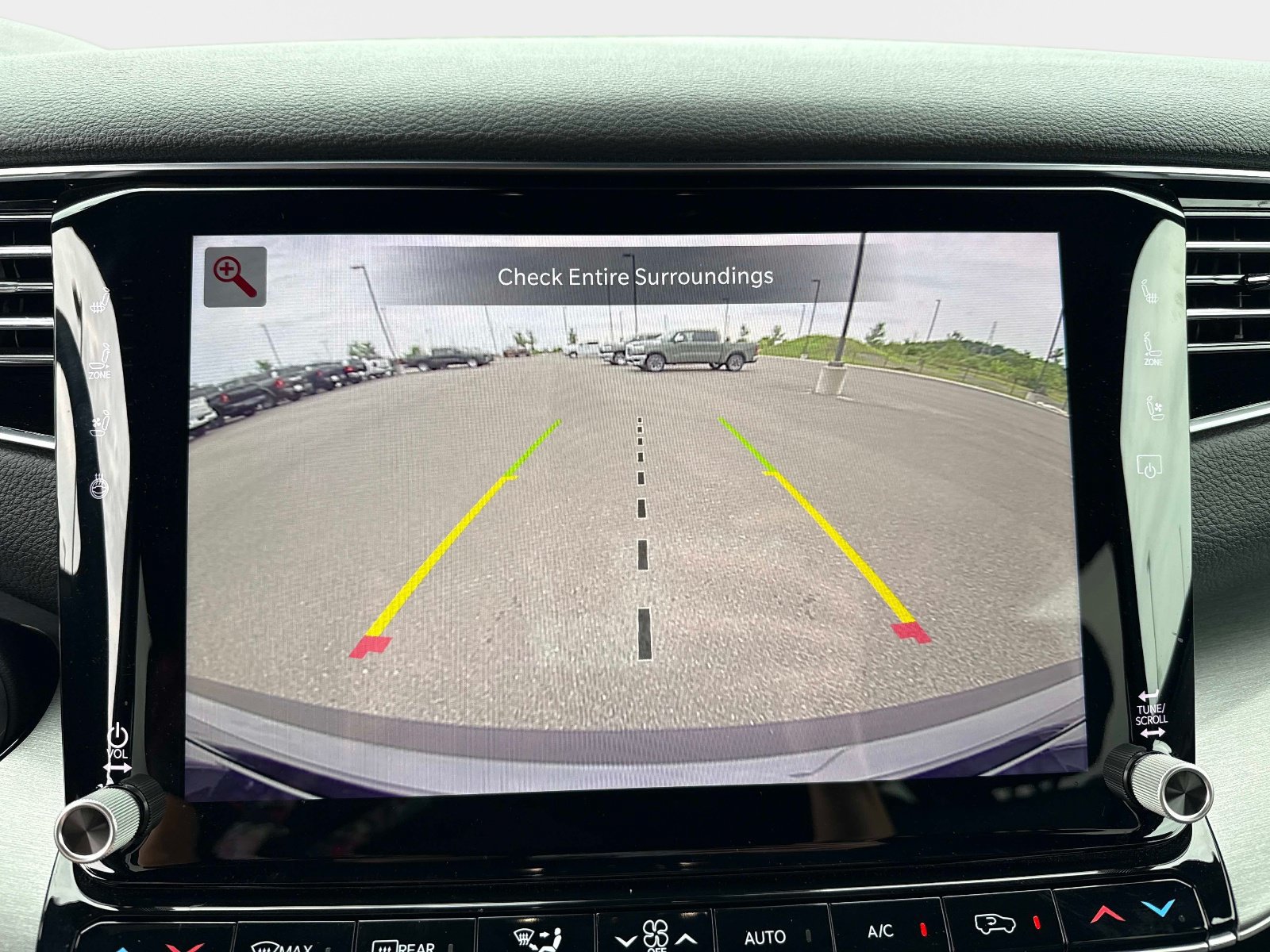 Used 2026 Jeep Grand Wagoneer L Limited w/ 8-Passenger Seating Package AWD/4WD image 26