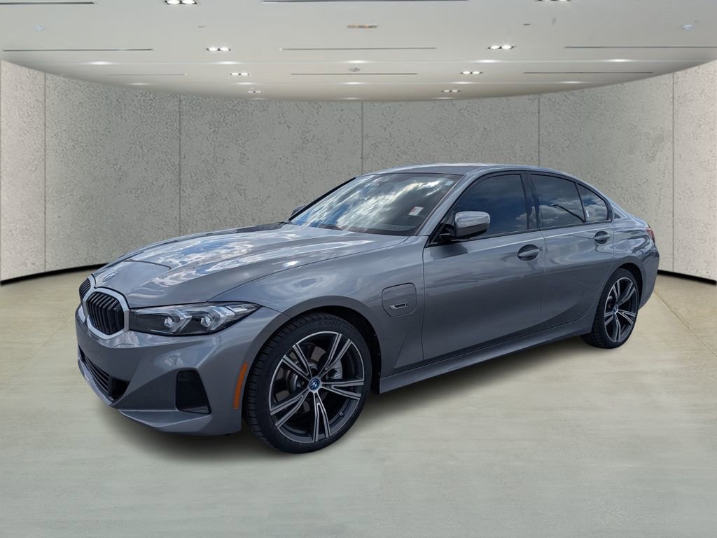 Used 2023 BMW 330e w/ Driving Assistance Package image 7