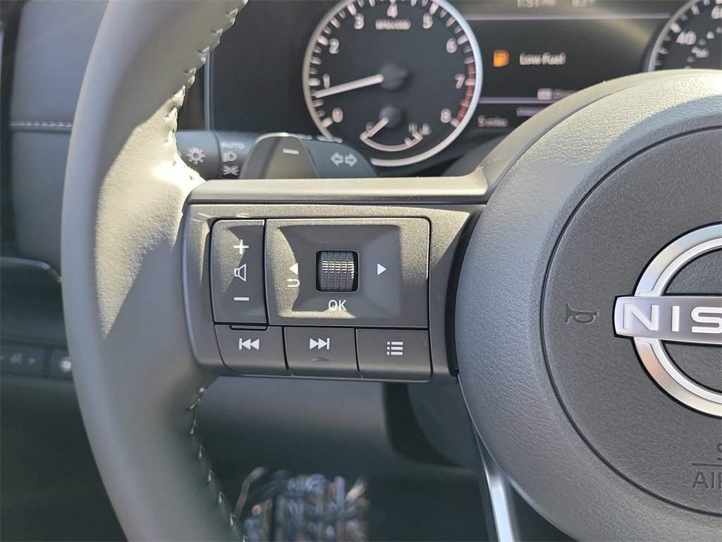 New 2025 Nissan Pathfinder SV image 6