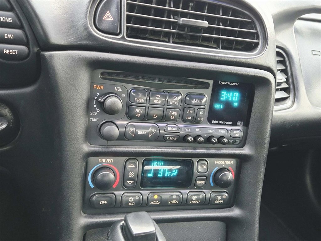 Used 2004 Chevrolet Corvette Convertible w/ Preferred Equipment Group image 21