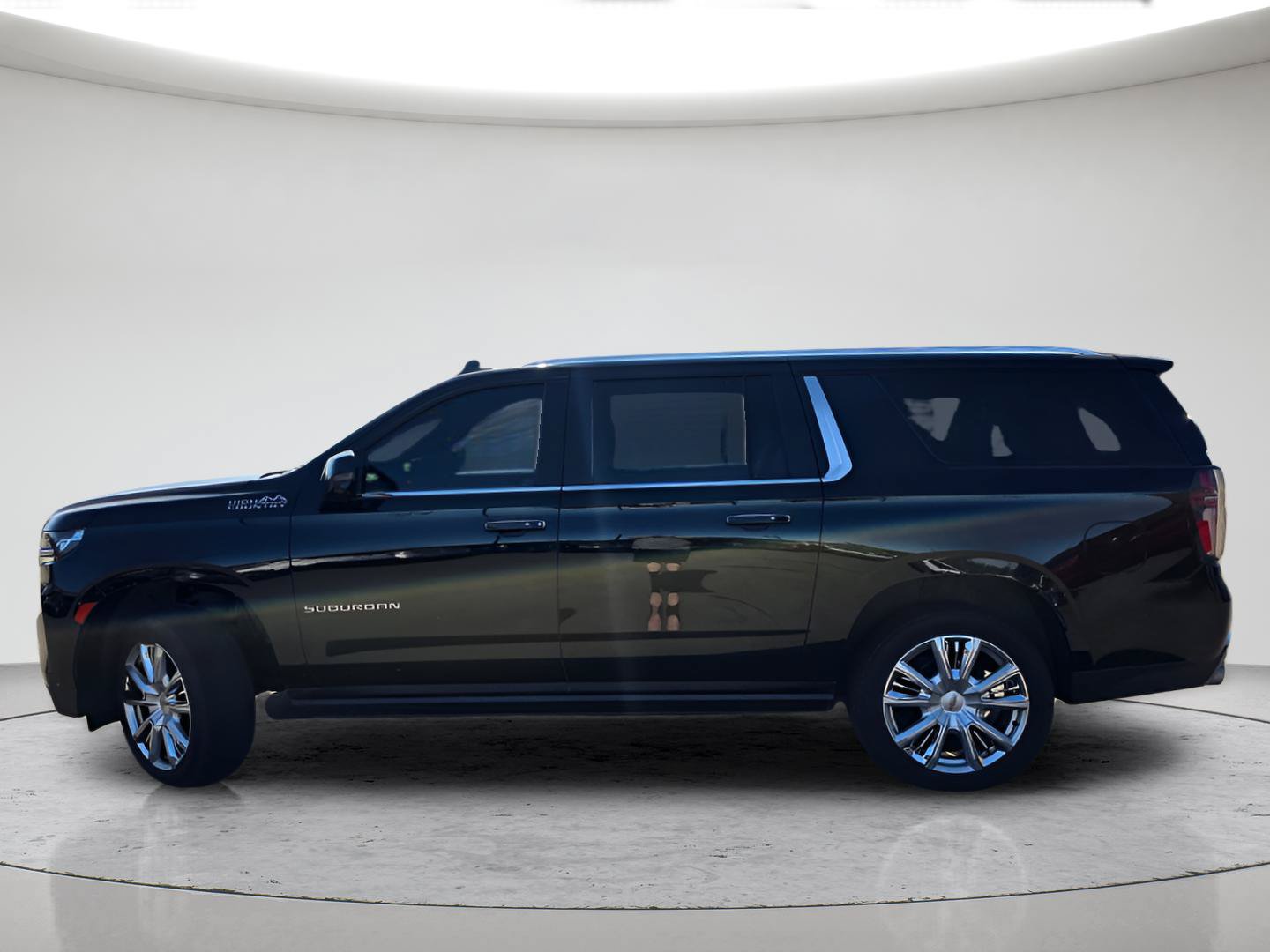 Used 2021 Chevrolet Suburban High Country AWD/4WD image 8