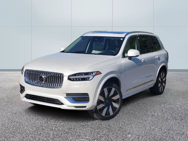 Used 2024 Volvo XC90 T8 Plus w/ Protection Package Premier AWD/4WD image 1