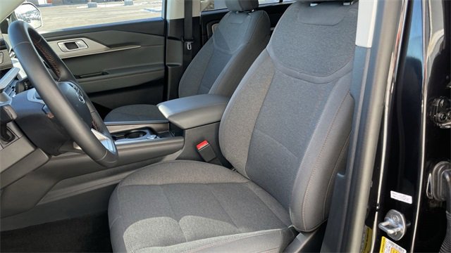 Used 2025 Ford Explorer Active image 11