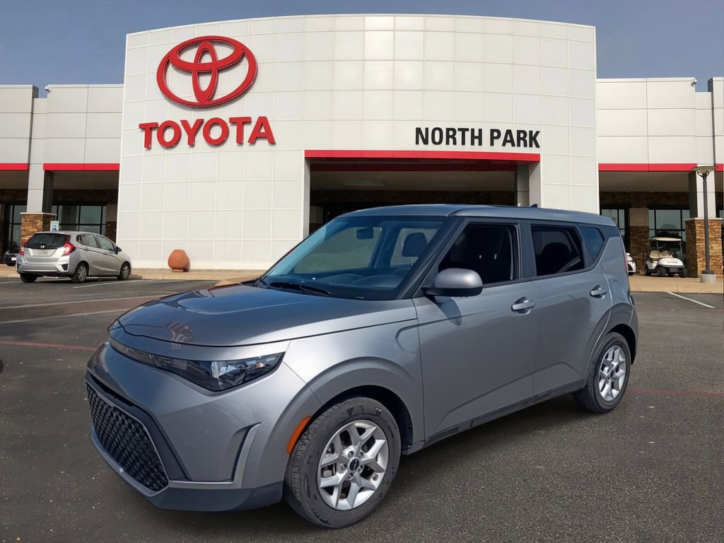 Used 2025 Kia Soul LX w/ LX Technology Package FWD video 1