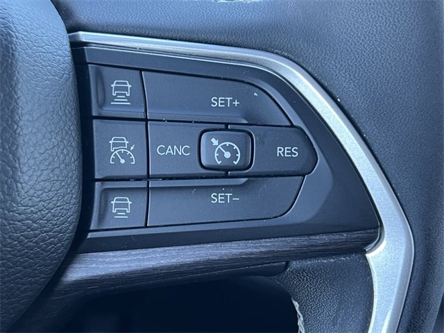 Certified 2023 Jeep Grand Cherokee Limited w/ Black Appearance Package image 22