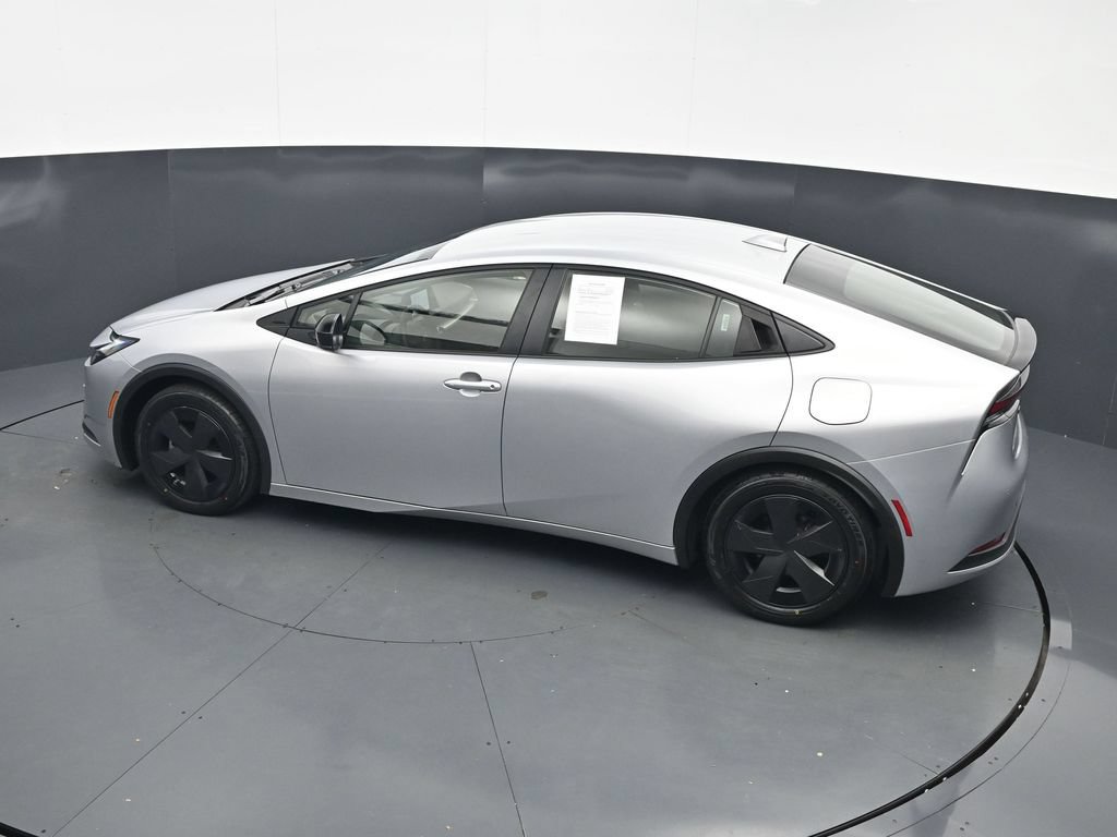 Used 2025 Toyota Prius LE FWD image 18