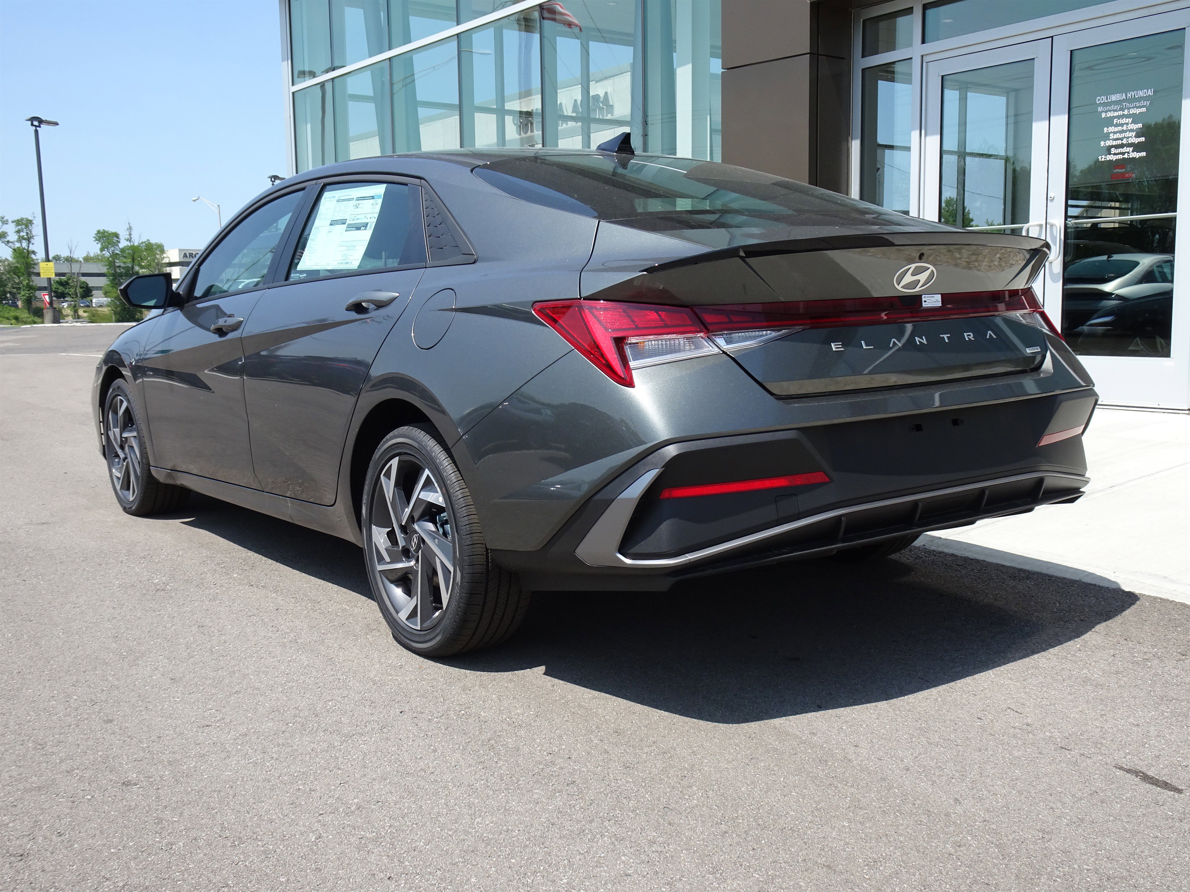 New 2025 Hyundai Elantra SEL FWD image 4