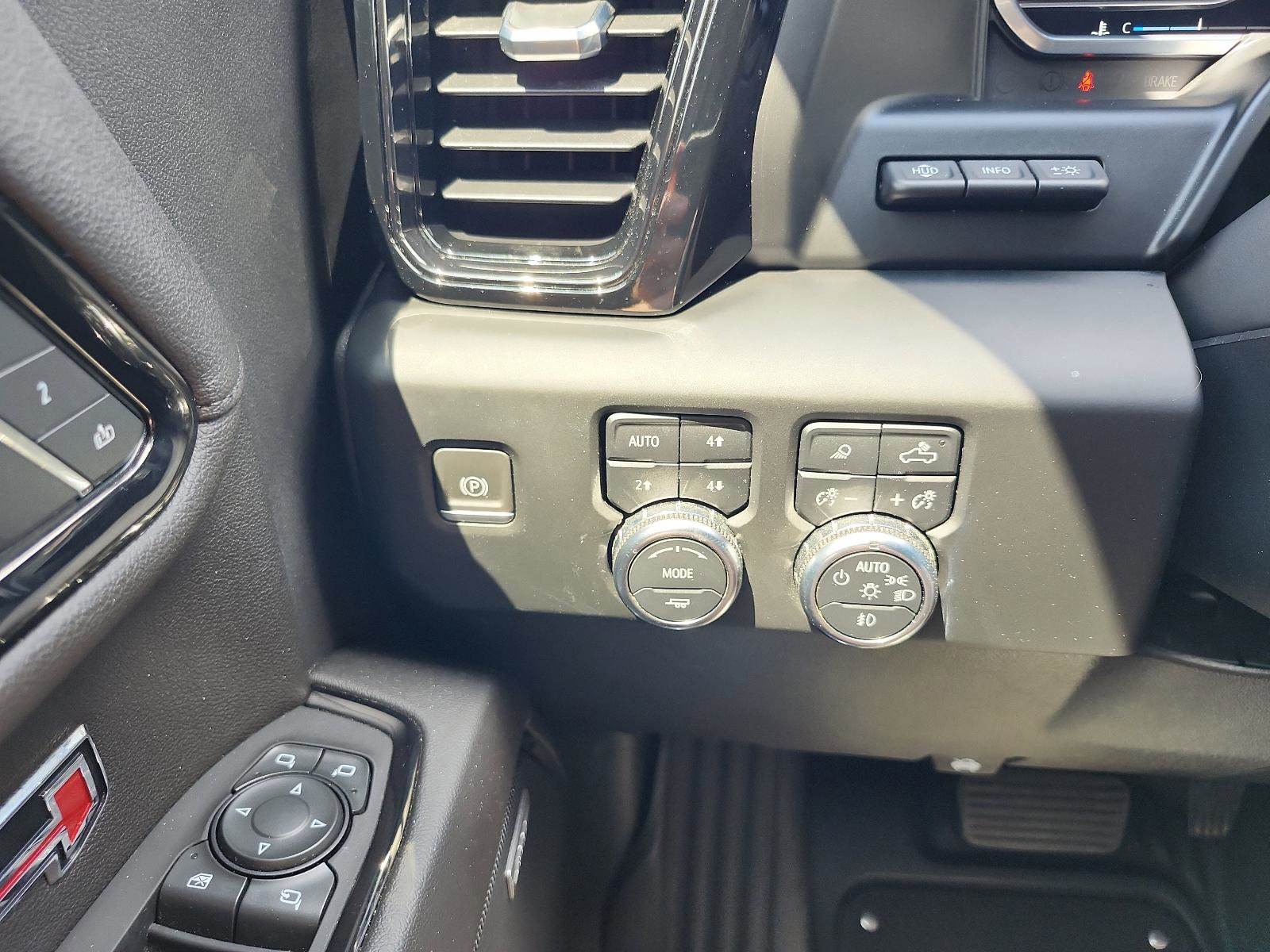 Used 2022 GMC Sierra 1500 AT4 w/ AT4 Premium Package image 25