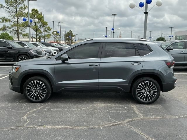New 2026 Volkswagen Taos SE FWD image 6